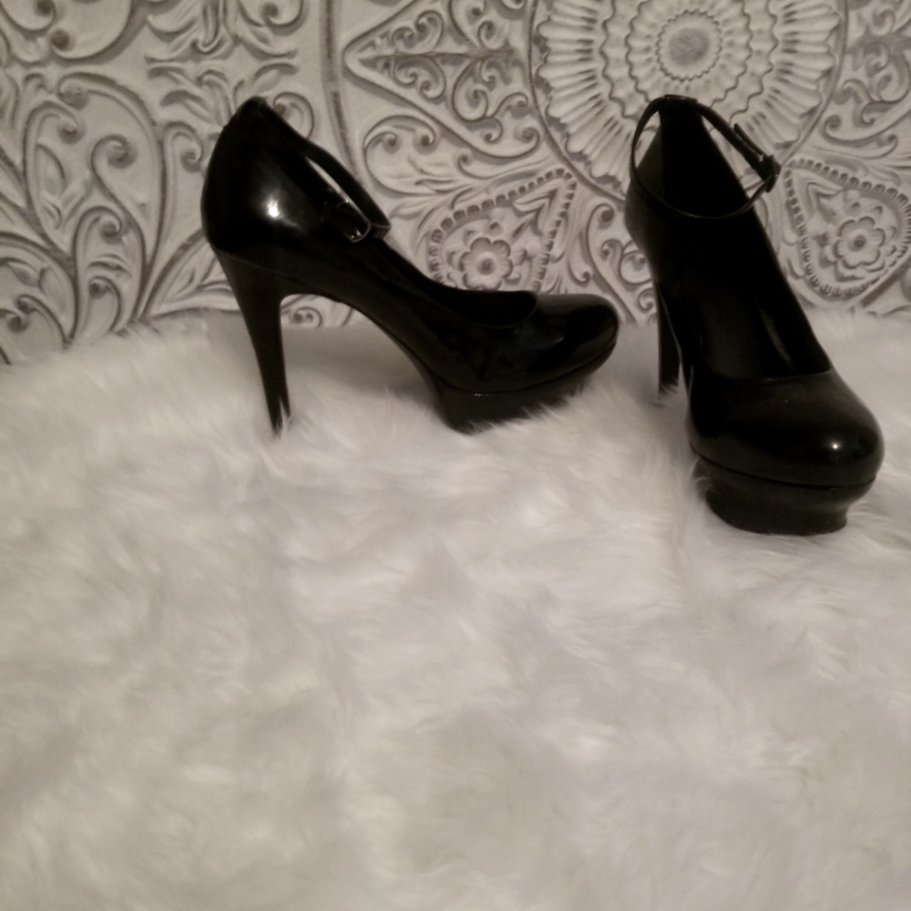 Jessica Simpson, ankle strap stiletto, black